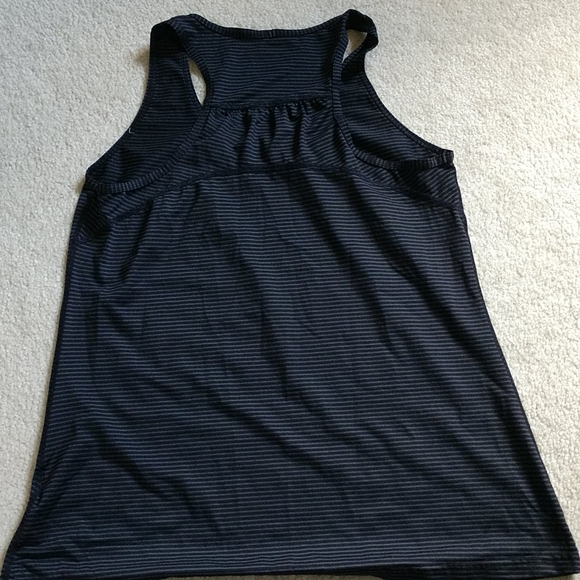 Adidas and kirkland large tops - Picture 7 of 7